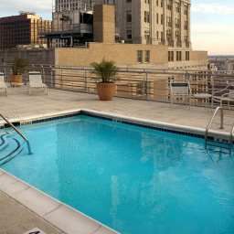Piscine Hilton Garden Inn New Orleans French QuarterCBD Fotos