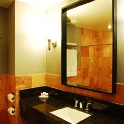 Chambre Howard Johnson Plaza Hotel Royal Garden Reynosa Fotos