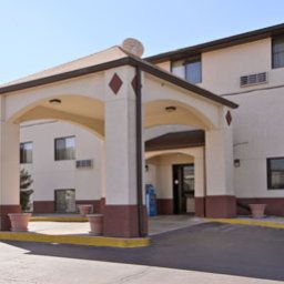 Фасад Super 8 Huntsville Alabama Fotos