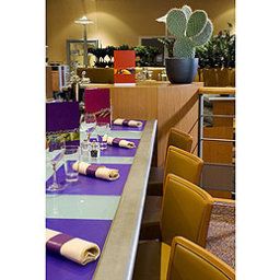 Salle du petit-déjeuner située dans le restaurant Novotel Paris Porte d'Italie Fotos