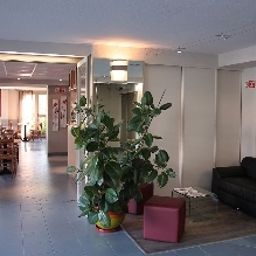 Hall Kyriad Nice Stade (ex Ouest Saint-Isidore) Fotos