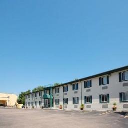 Vista exterior Econo Lodge East Fotos