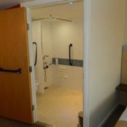 Camera da bagno Holiday Inn Express CARDIFF AIRPORT Fotos