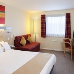 Camera Holiday Inn Express CARDIFF AIRPORT Fotos