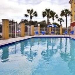 Piscine Holiday Inn Express Hotel & Suites ST. PETERSBURG NORTH (I-275) Fotos