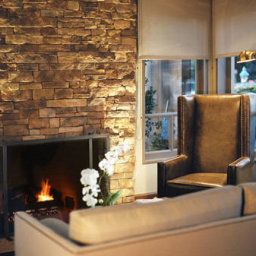 Hall The Brentwood Inn Fotos