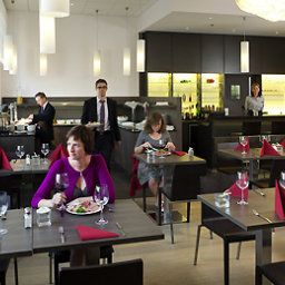 Breakfast room within restaurant ibis Brussels Centre Gare Midi Fotos