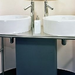Bathroom Old Town Square Hotel And Residence Fotos