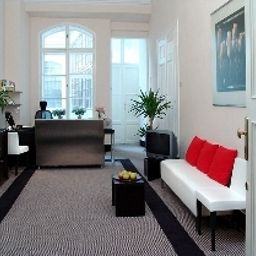 Reception Old Town Square Hotel And Residence Fotos