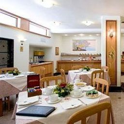 Restaurant Comfort Hotel Gardenia Fotos