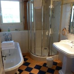 Camera da bagno Domaine de Bassilour Chateaux et Hotels Collection Fotos