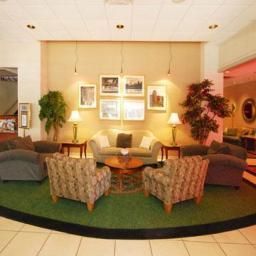 Halle Comfort Inn & Suites Downtown Lakeshore Fotos