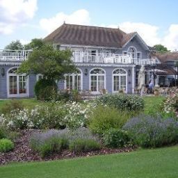 Exterior view Colonial Country Club d'Etiolles Fotos