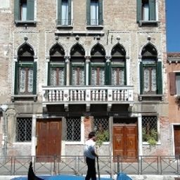Фасад Palazzo Odoni Fotos