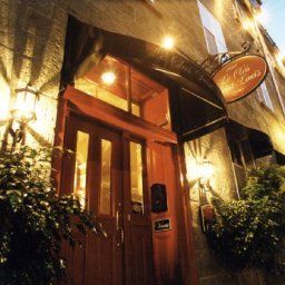 Exterior view Clos Saint Louis Fotos