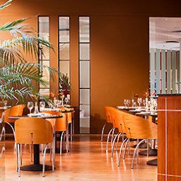 Зал для завтрака Sofitel London Gatwick Fotos
