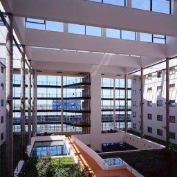 Hall Courtyard Prague Airport Fotos