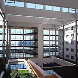 Hall Courtyard Prague Airport Fotos