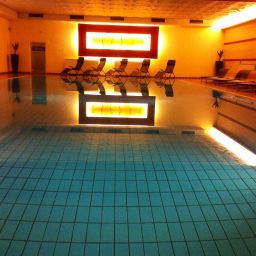 Pool Schlosshof Resort Hotel & Camping Fotos