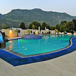Pool Schlosshof Resort Hotel & Camping Fotos