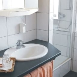Cuarto de baño Akzent Hotel Oberhausen Fotos