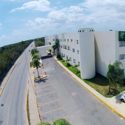 Holiday Inn Express PLAYA DEL CARMEN Плая-дель-Кармен