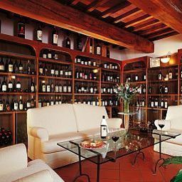 Tienda Villa San Lucchese Fotos