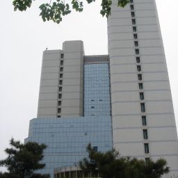 Exterior view Redbuds Plaza Hotel Fotos