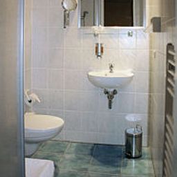Badezimmer Kiez Pension Fotos