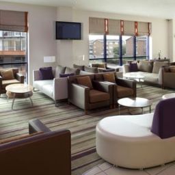 Bar Holiday Inn Express LONDON - NEWBURY PARK Fotos