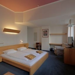  Midi Inn Fotos