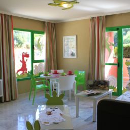 Habitación familiar Holiday Palace Fotos