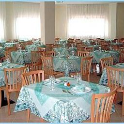 Frühstücksraum im Restaurant Touring Fotos
