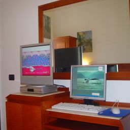  Mia Cara Fotos