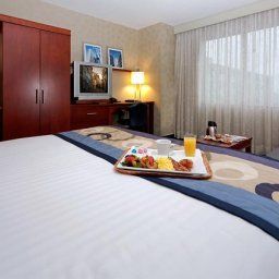 Room Courtyard Montreal Airport Fotos