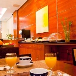 Breakfast room Gravina Cinco Fotos