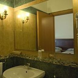 Camera da bagno Napolitamo Hotel Toledo Fotos