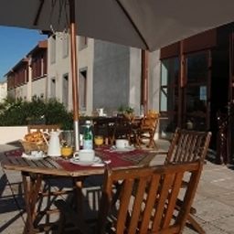 Терраса Adonis Carcassonne - La Barbacane Residence de Tourisme Fotos