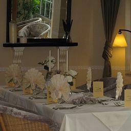 Sala colazione nel ristorante Am Krähenberg Pension/Restaurant Fotos