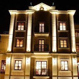 Vue extérieure Palac Wisniewski Fotos