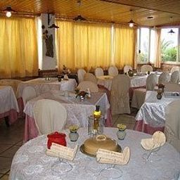 Sala colazione nel ristorante Francesca Fotos