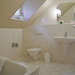 Salle de bains Gasthof Schloss Hubertus Fotos