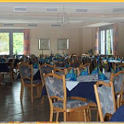 Sala de desayuno en el restaurante Mohren Gasthaus Fotos
