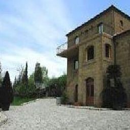 Vista esterna Tenuta Montelaura Fotos