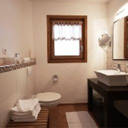 Camera da bagno Kolmenhof Donauquelle Fotos