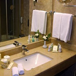 Bathroom WOW Hotel Airport Fotos