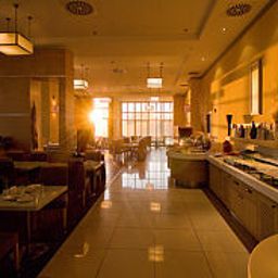 Breakfast room within restaurant WOW Hotel Airport Fotos