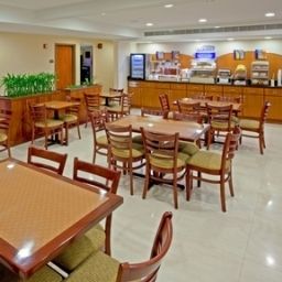 Ristorante Holiday Inn Express QUEENS - MASPETH Fotos