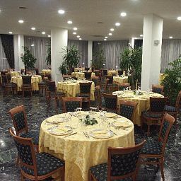 Breakfast room within restaurant Holidays Fotos