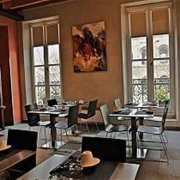 Sala de desayuno en el restaurante Appart'Hotel Odalys Cheval Blanc Fotos
